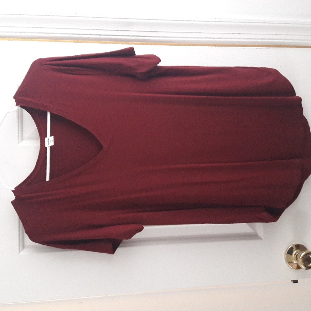 Old navy v neck shirt